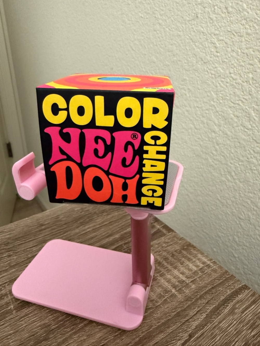 NeeDoh Color Change, Novelty Fidget Toy, (1 Piece BLUE ) - Picture 4 of 6